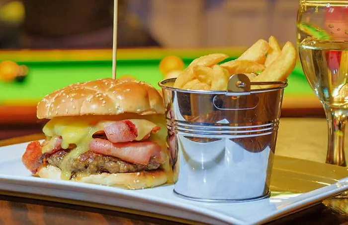 מלון Maldron Merrion Road 4*